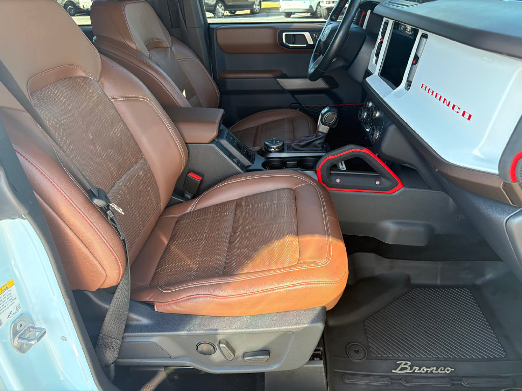 Used 2023 Ford Bronco Heritage Edition AWD/4WD image 13