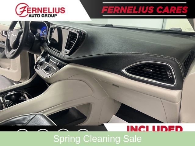 Used 2023 Chrysler Pacifica Limited FWD image 33
