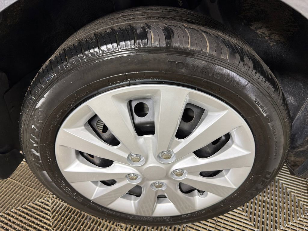 Used 2015 Nissan Sentra S image 17