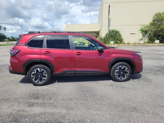 Certified 2025 Subaru Forester Premium AWD/4WD image 5
