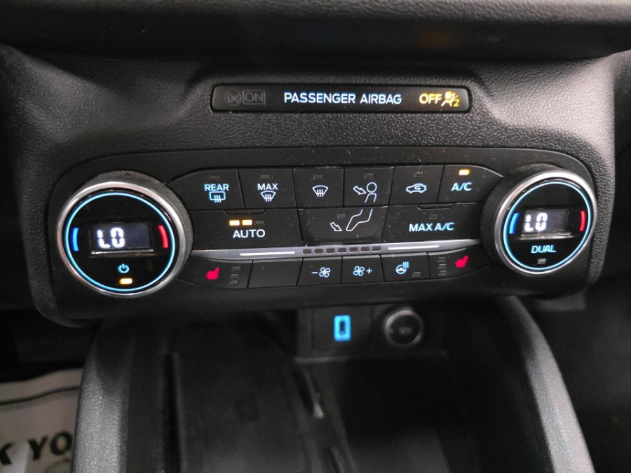 Used 2020 Ford Escape Titanium image 18