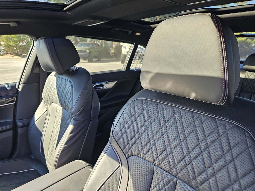 Used 2022 BMW 740i w/ M Sport Package image 16