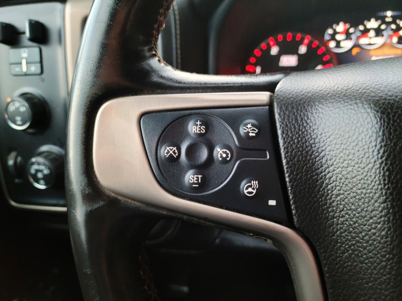 Used 2015 GMC Sierra 2500 Denali w/ Duramax Plus Package image 11