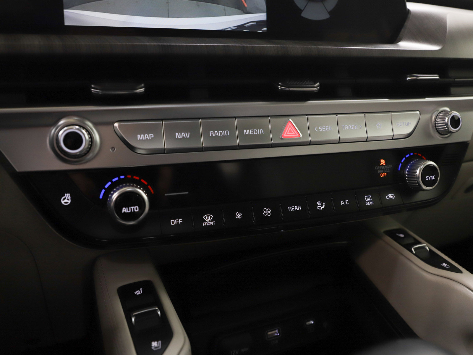 Used 2023 Kia Telluride EX w/ EX Captain's Chair Package image 23