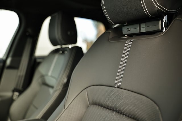 New 2026 Jaguar F-PACE R-Dynamic S image 19