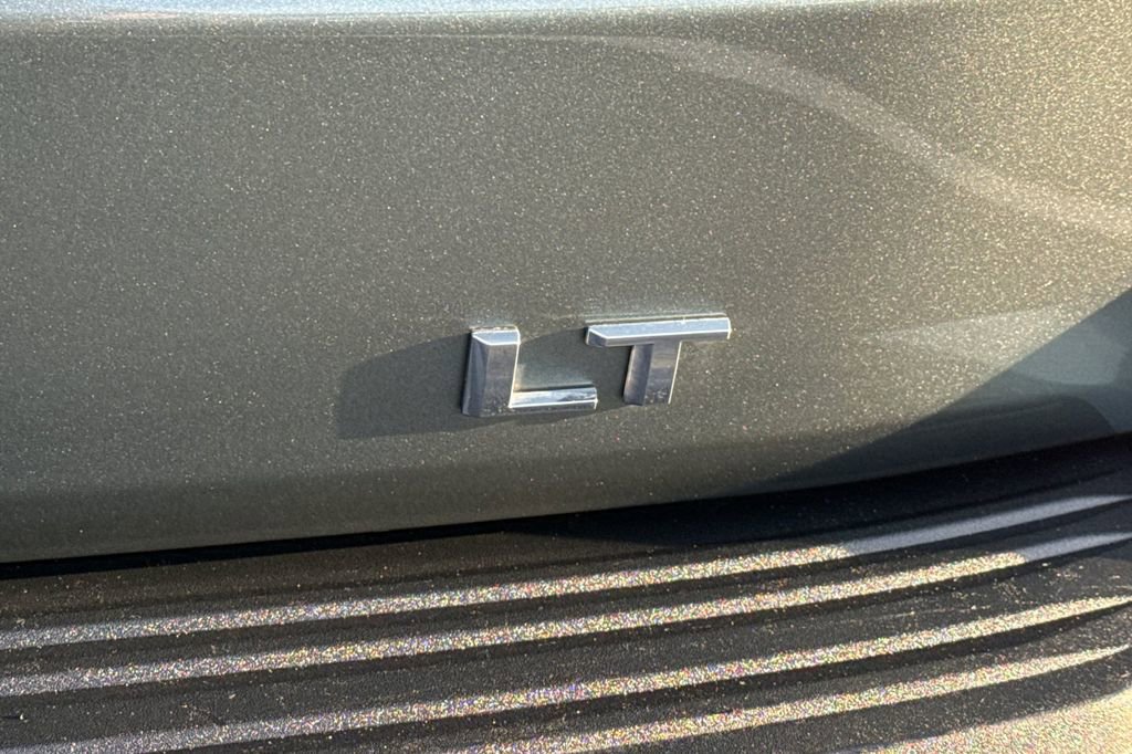 Used 2024 Chevrolet Suburban LT AWD/4WD image 13