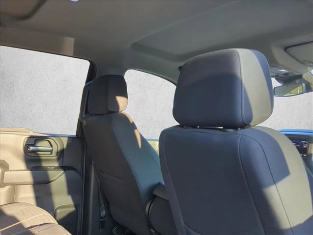 Used 2024 Chevrolet Silverado 2500 Custom w/ Custom Value Package image 17