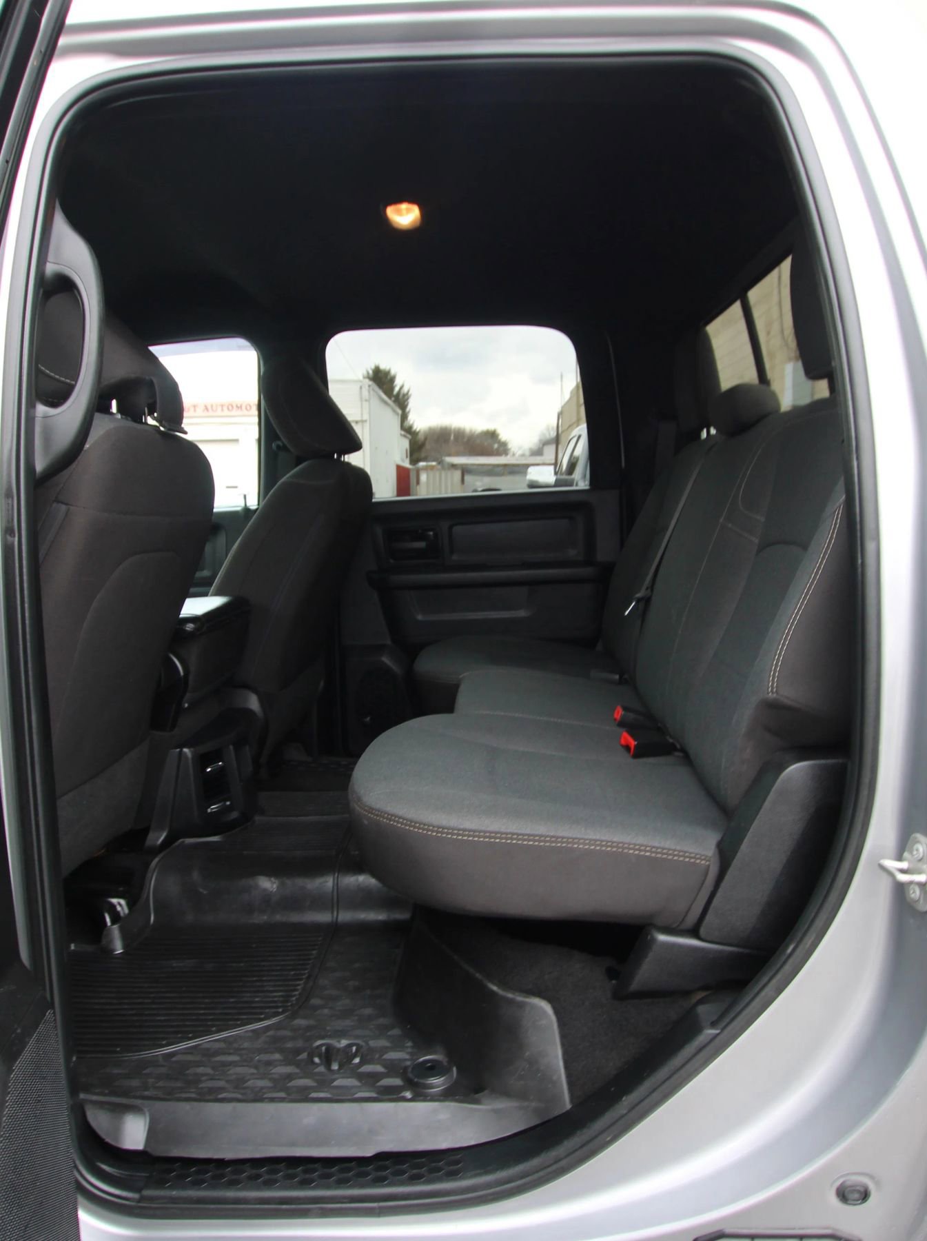 Used 2024 RAM 3500 Tradesman w/ Chrome Appearance Group AWD/4WD image 11