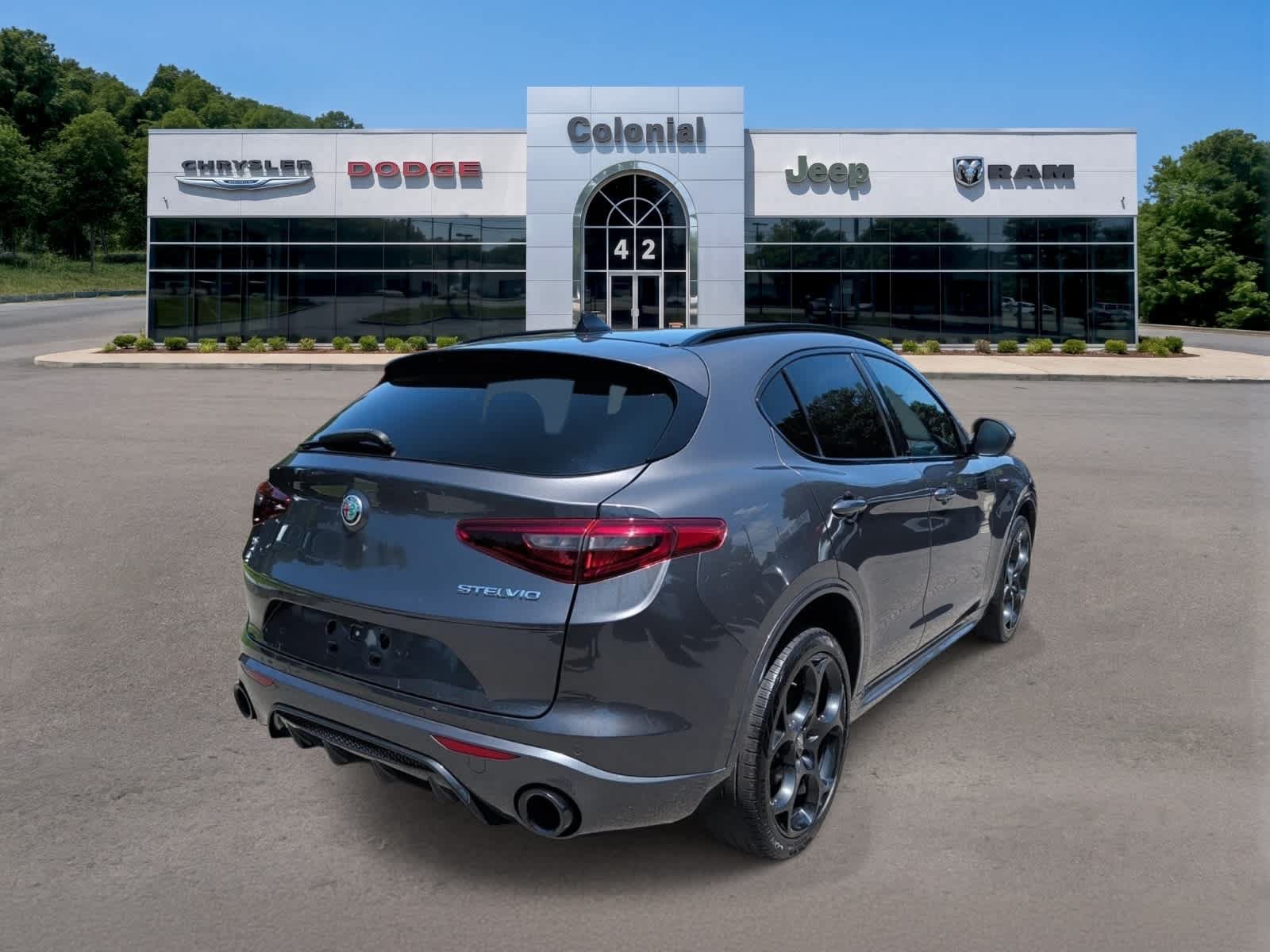 Used 2023 Alfa Romeo Stelvio Veloce AWD/4WD image 6