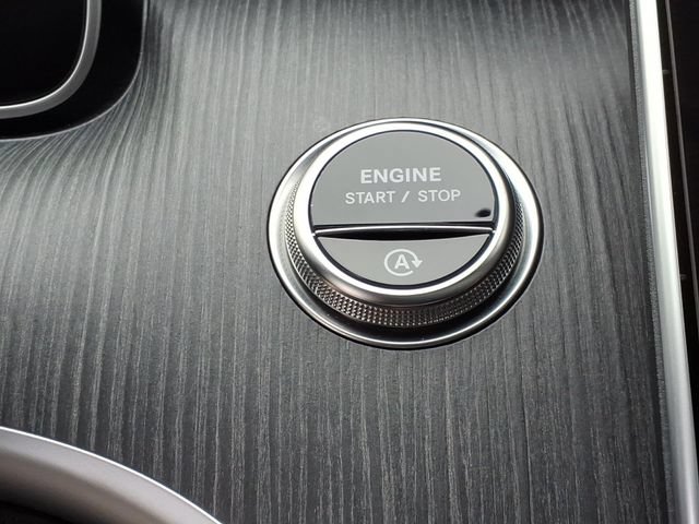 Certified 2025 Mercedes-Benz C 300 4MATIC Sedan image 25