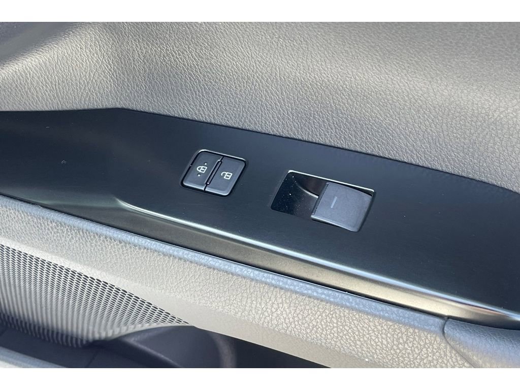 Used 2025 Toyota Camry SE w/ Convenience Package FWD image 21