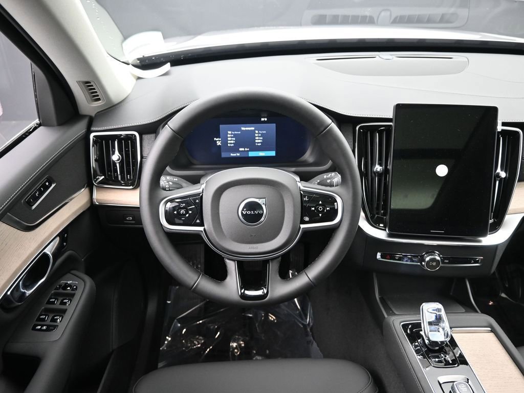 New 2026 Volvo XC90 B5 Plus image 18