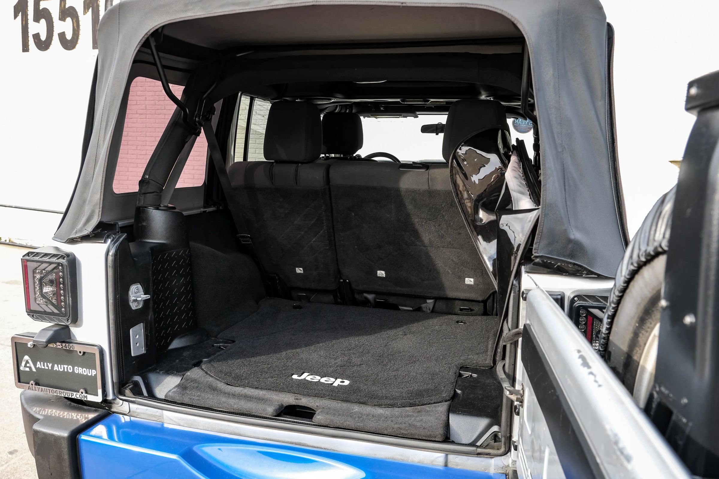 Used 2011 Jeep Wrangler Unlimited Sport image 46