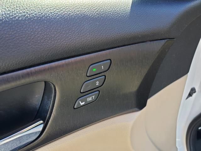 Used 2013 Honda Accord EX-L image 18