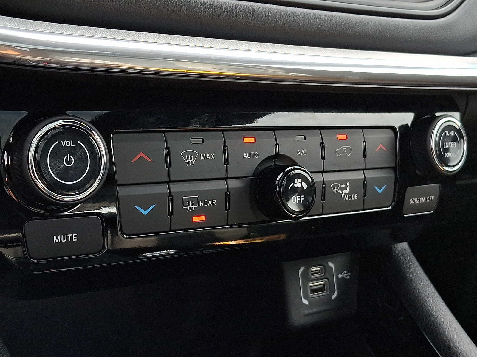 Used 2023 Jeep Compass High Altitude AWD/4WD image 14