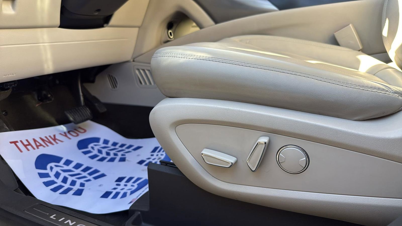 Used 2019 Lincoln Nautilus Reserve image 11