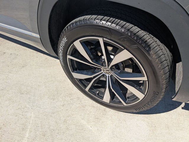 Used 2024 Volkswagen Atlas SEL Premium R-Line image 23