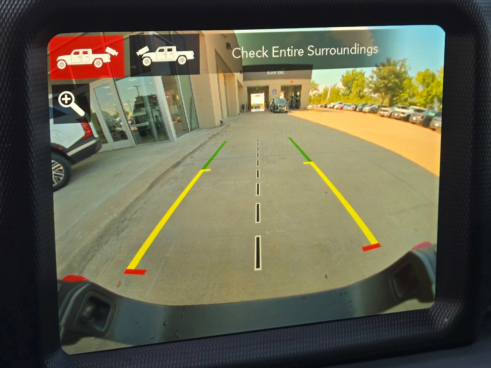 Used 2022 Jeep Gladiator Rubicon w/ Cold Weather Group AWD/4WD image 17