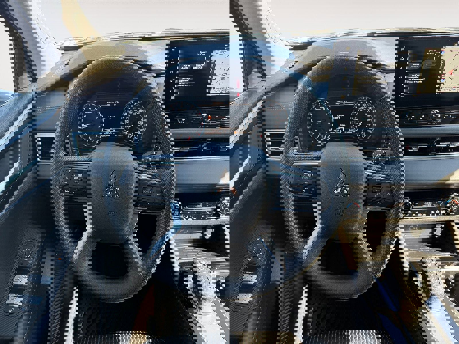 New 2025 Mitsubishi Outlander ES image 12