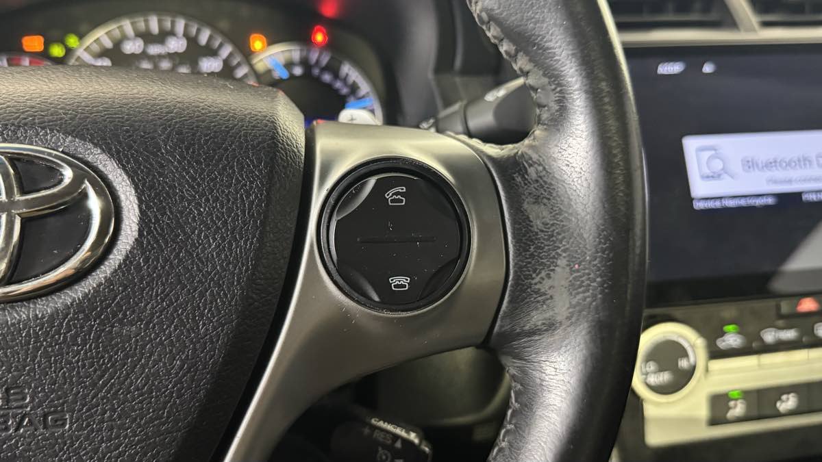 Used 2014 Toyota Camry SE FWD image 17