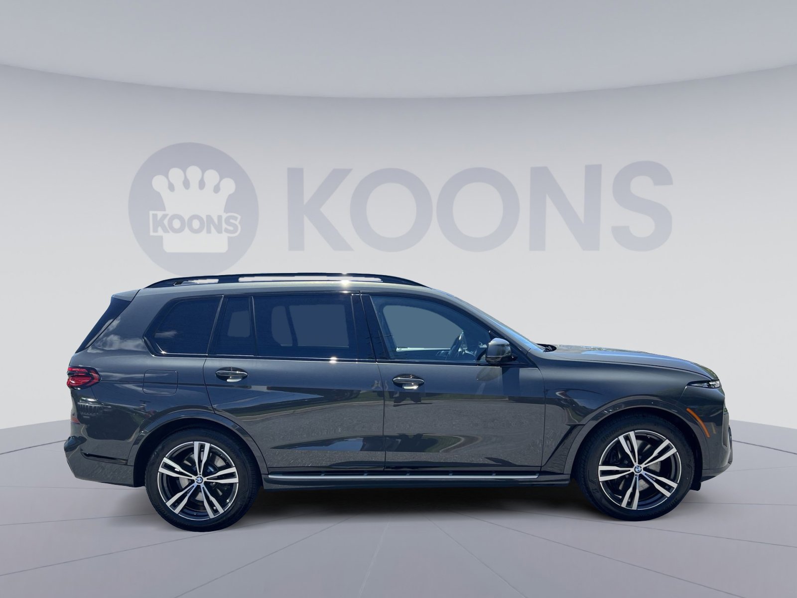 Used 2024 BMW X7 xDrive40i w/ Executive Package AWD/4WD image 8