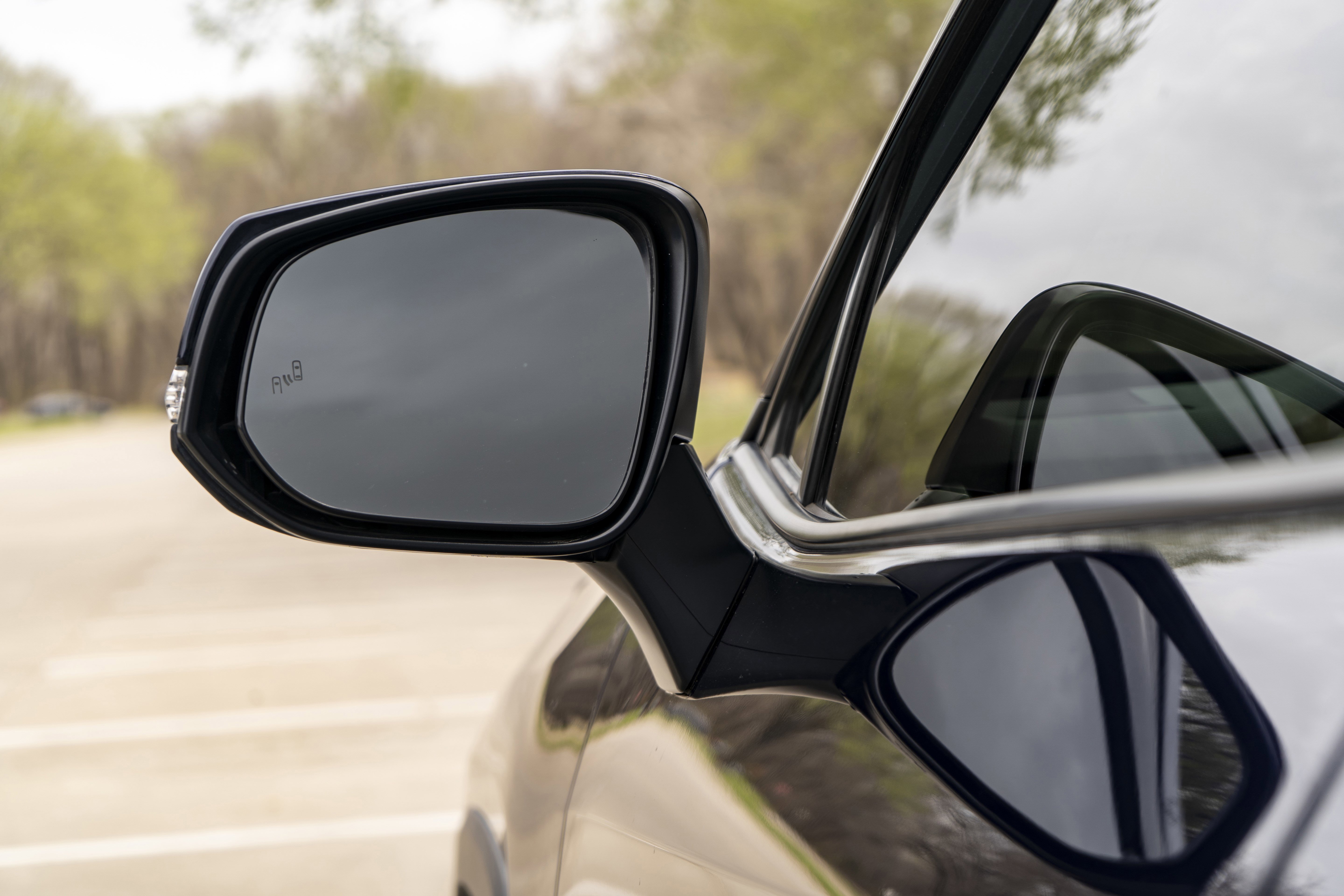 Used 2020 Toyota RAV4 XLE Premium image 12