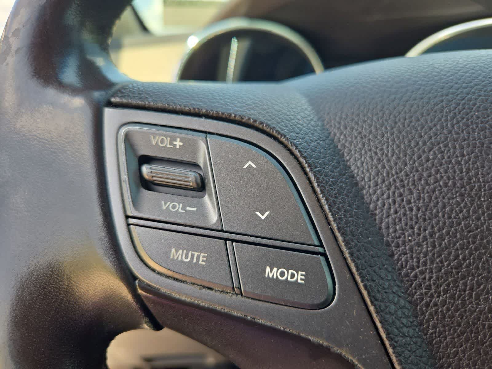 Used 2014 Hyundai Santa Fe GLS FWD image 21
