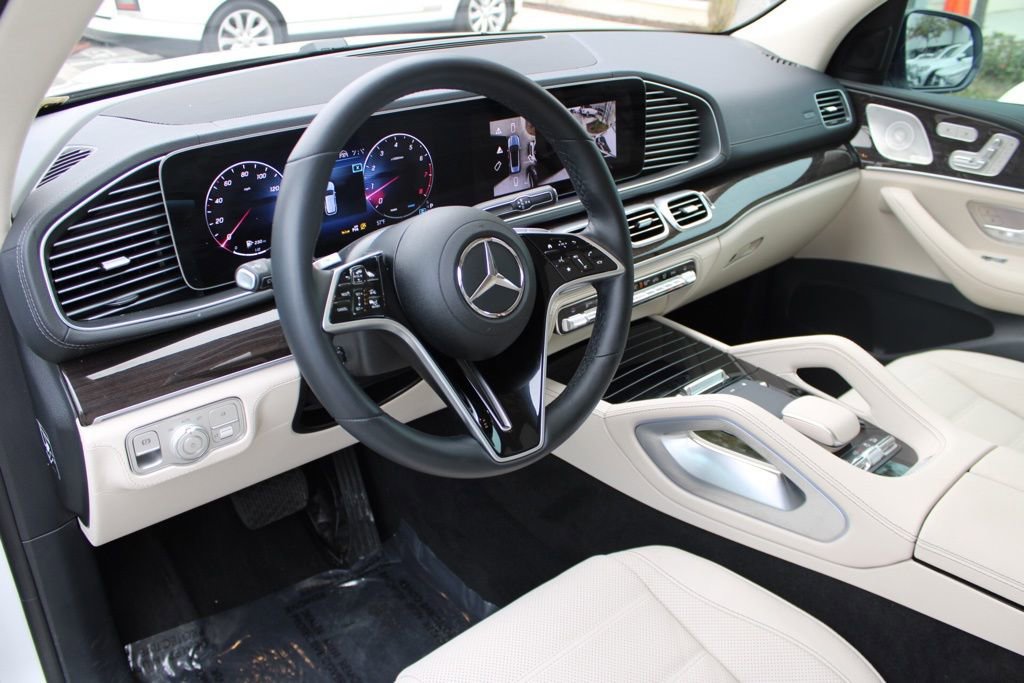 Used 2025 Mercedes-Benz GLE 580 4MATIC image 11