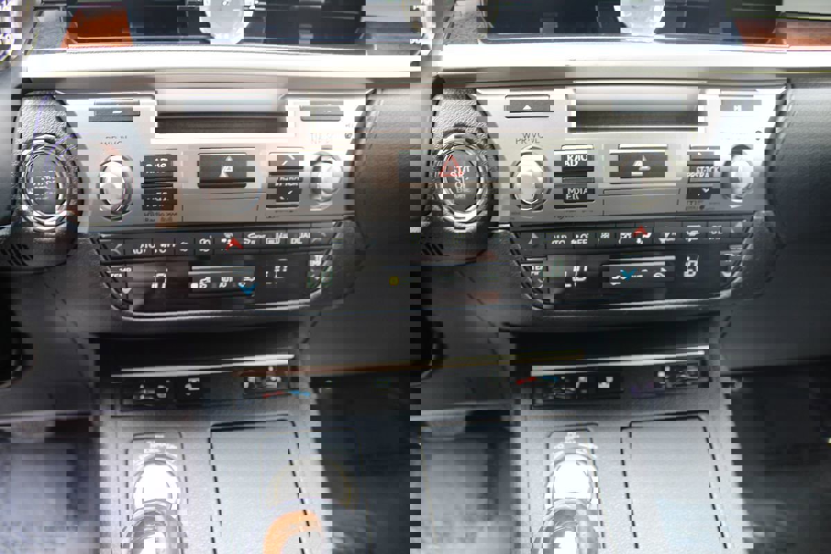 Used 2015 Lexus ES 350 w/ Luxury Package image 26