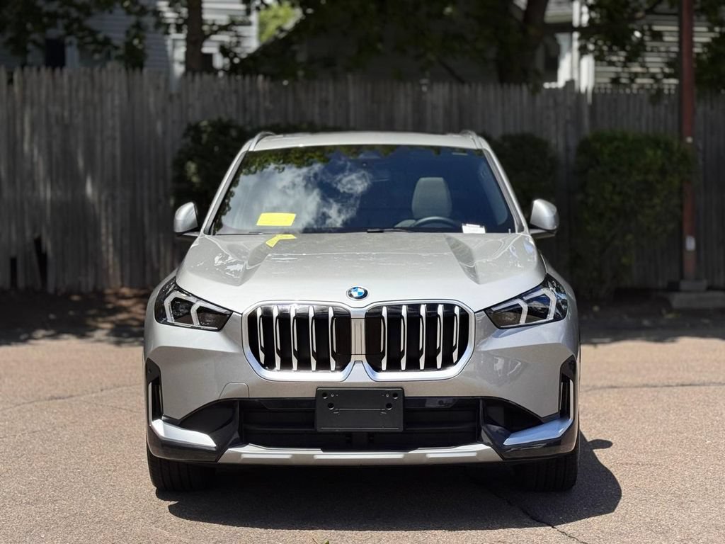 Used 2025 BMW X1 xDrive28i w/ Convenience Package AWD/4WD image 9