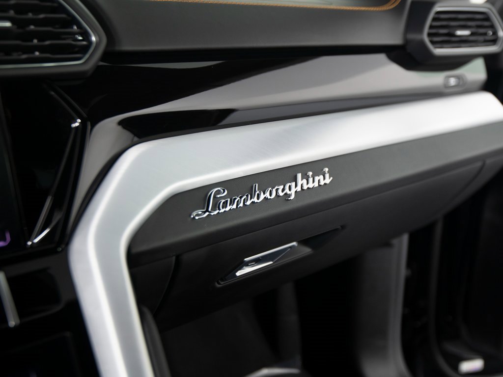 Used 2022 Lamborghini Urus image 23