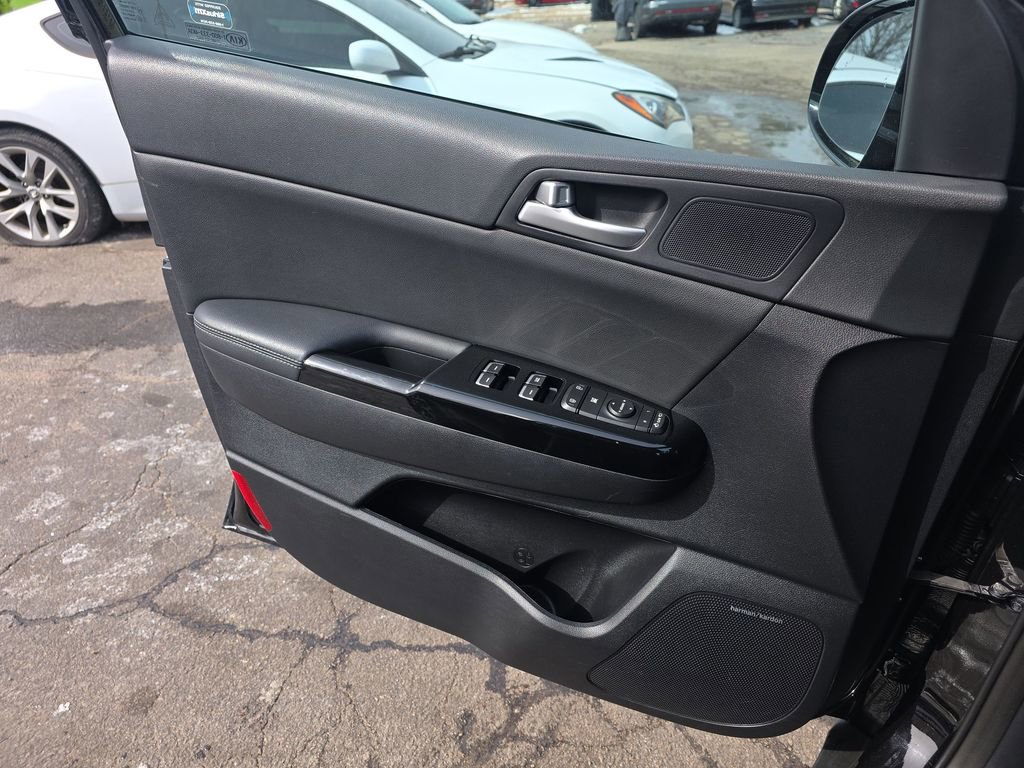 Used 2021 Kia Sportage EX w/ EX Technology Package image 38