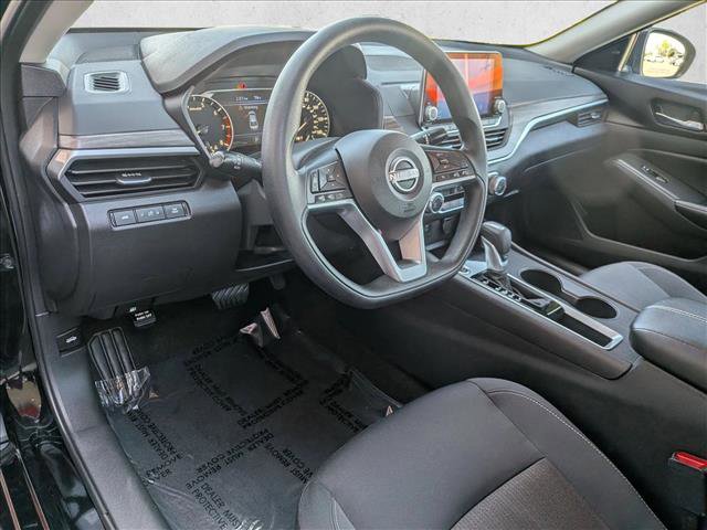 Used 2025 Nissan Altima 2.5 SV FWD image 10