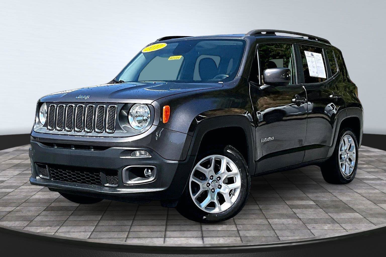 Used 2017 Jeep Renegade Latitude AWD/4WD image 13