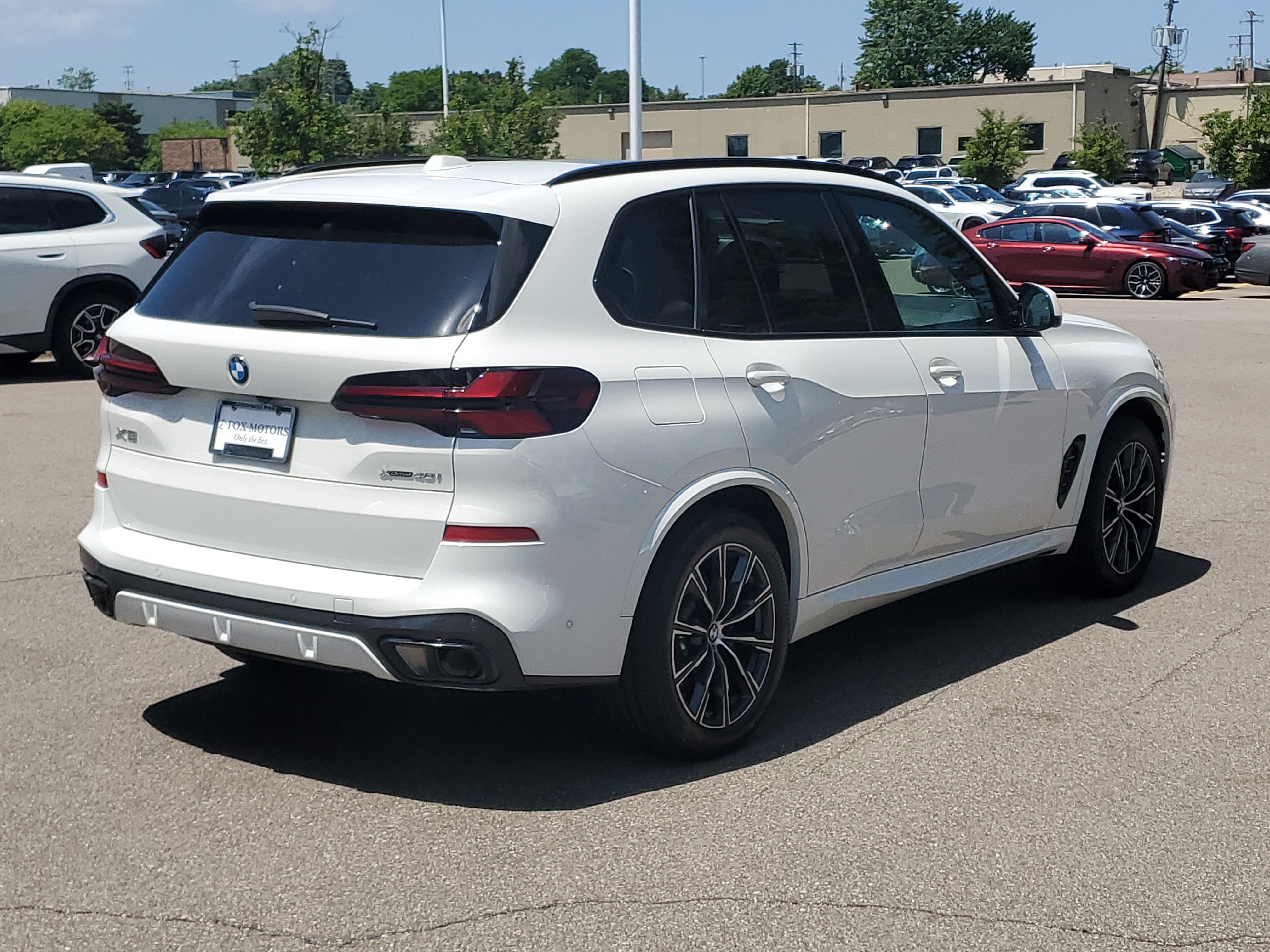 Used 2024 BMW X5 xDrive40i w/ M Sport Package AWD/4WD image 6