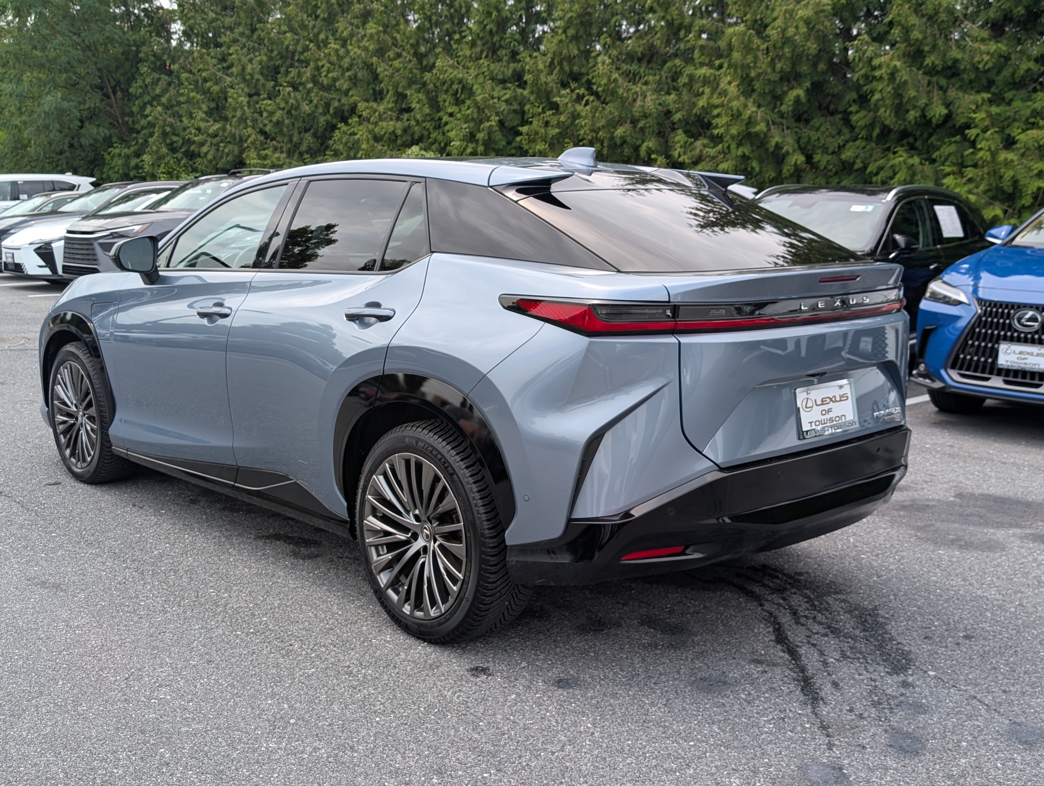 Used 2023 Lexus RZ 450e Premium w/ Accessory Package (2T) AWD/4WD image 5