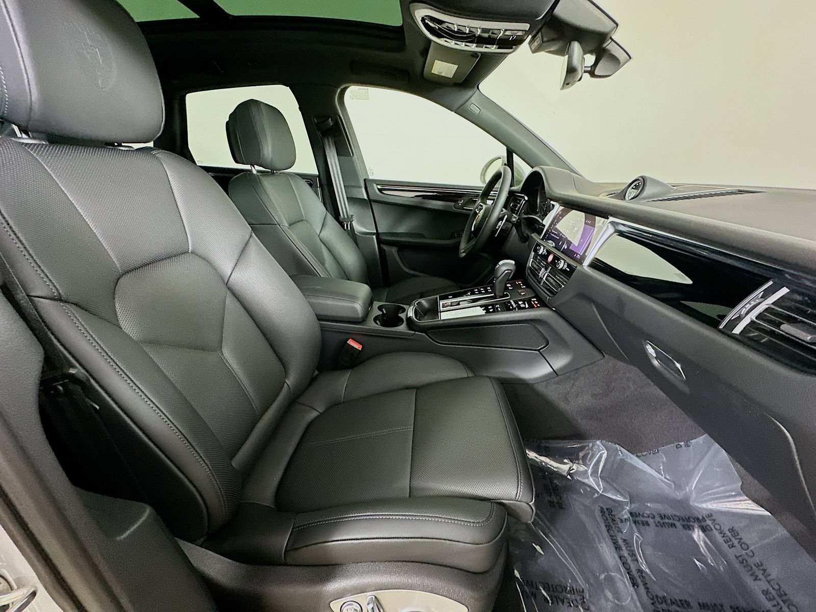 New 2026 Porsche Macan AWD/4WD image 44