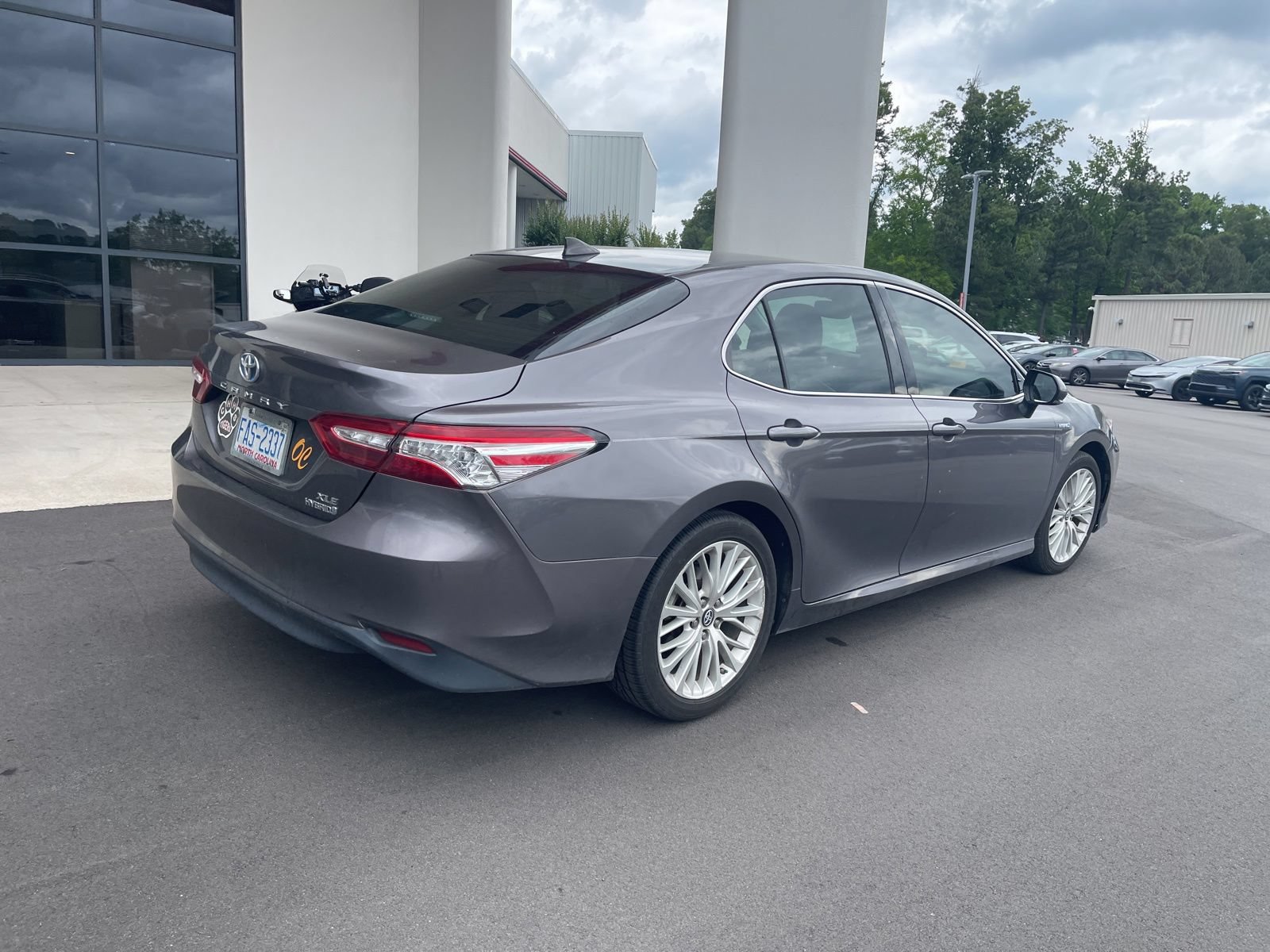 Used 2019 Toyota Camry XLE w/ Sunroof Package FWD image 7