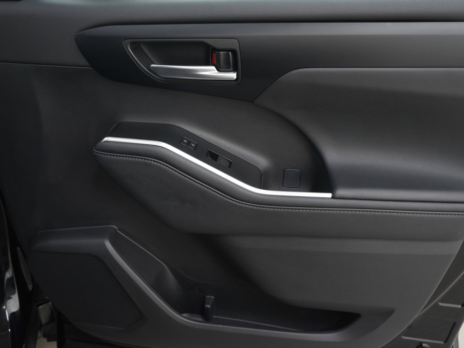 Used 2025 Toyota Highlander XSE image 9