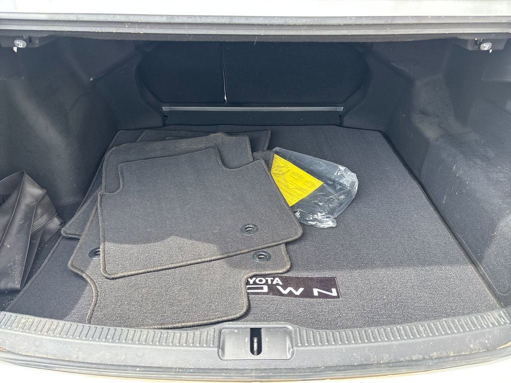 Used 2023 Toyota Crown Limited image 42