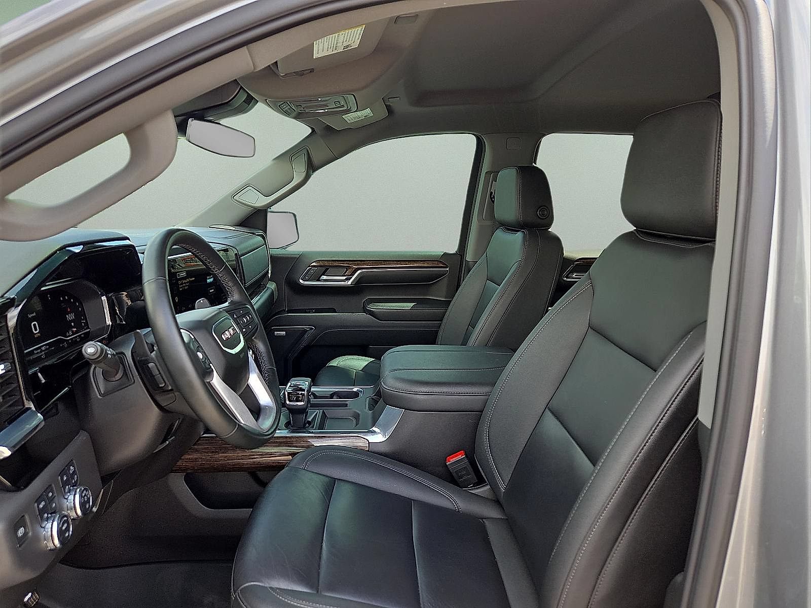Used 2024 GMC Sierra 1500 Elevation w/ Elevation Premium Package AWD/4WD image 10