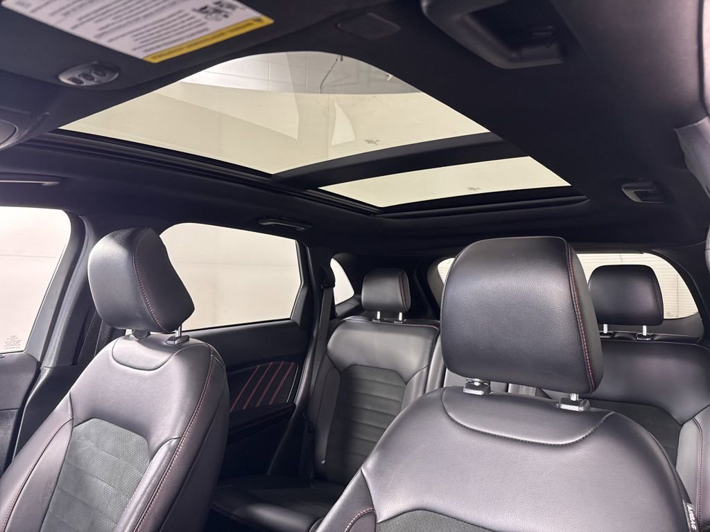 Used 2023 Ford Edge ST-Line AWD/4WD image 16