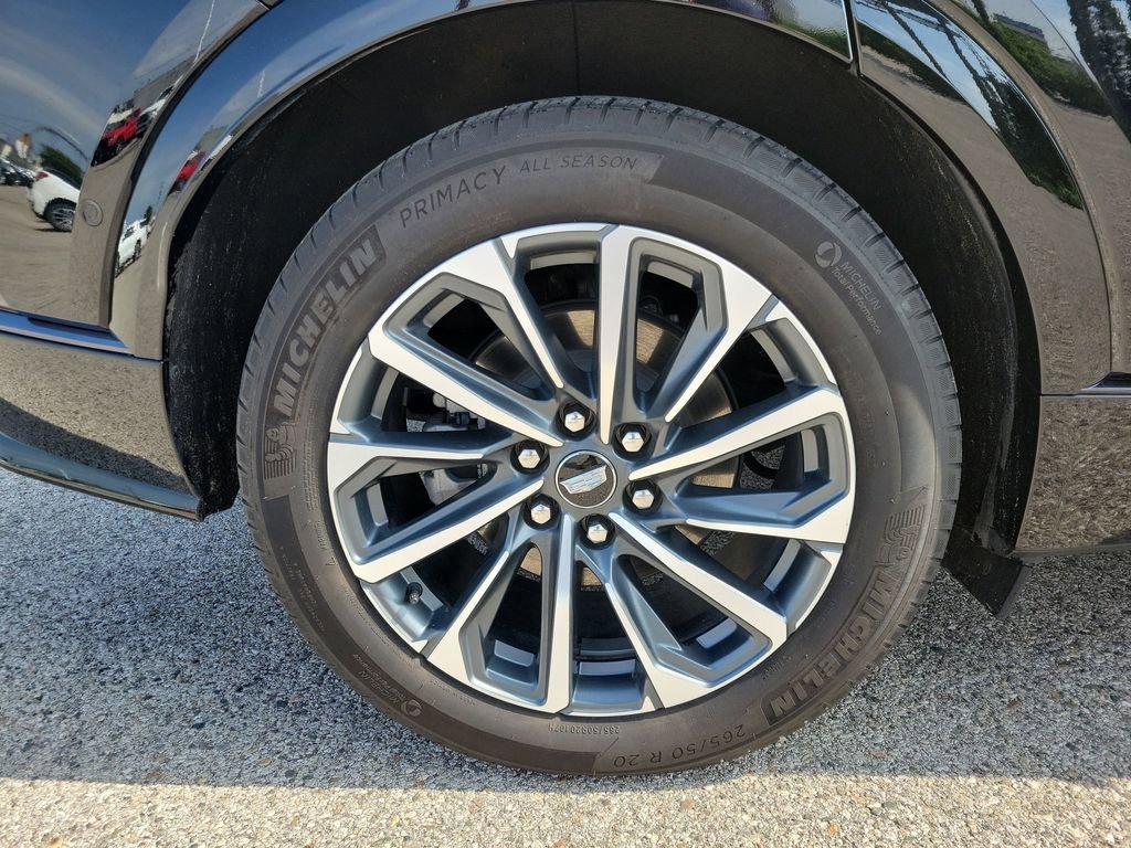 Used 2024 Cadillac Lyriq Sport w/ LPO, Floor Liner Package AWD/4WD image 5