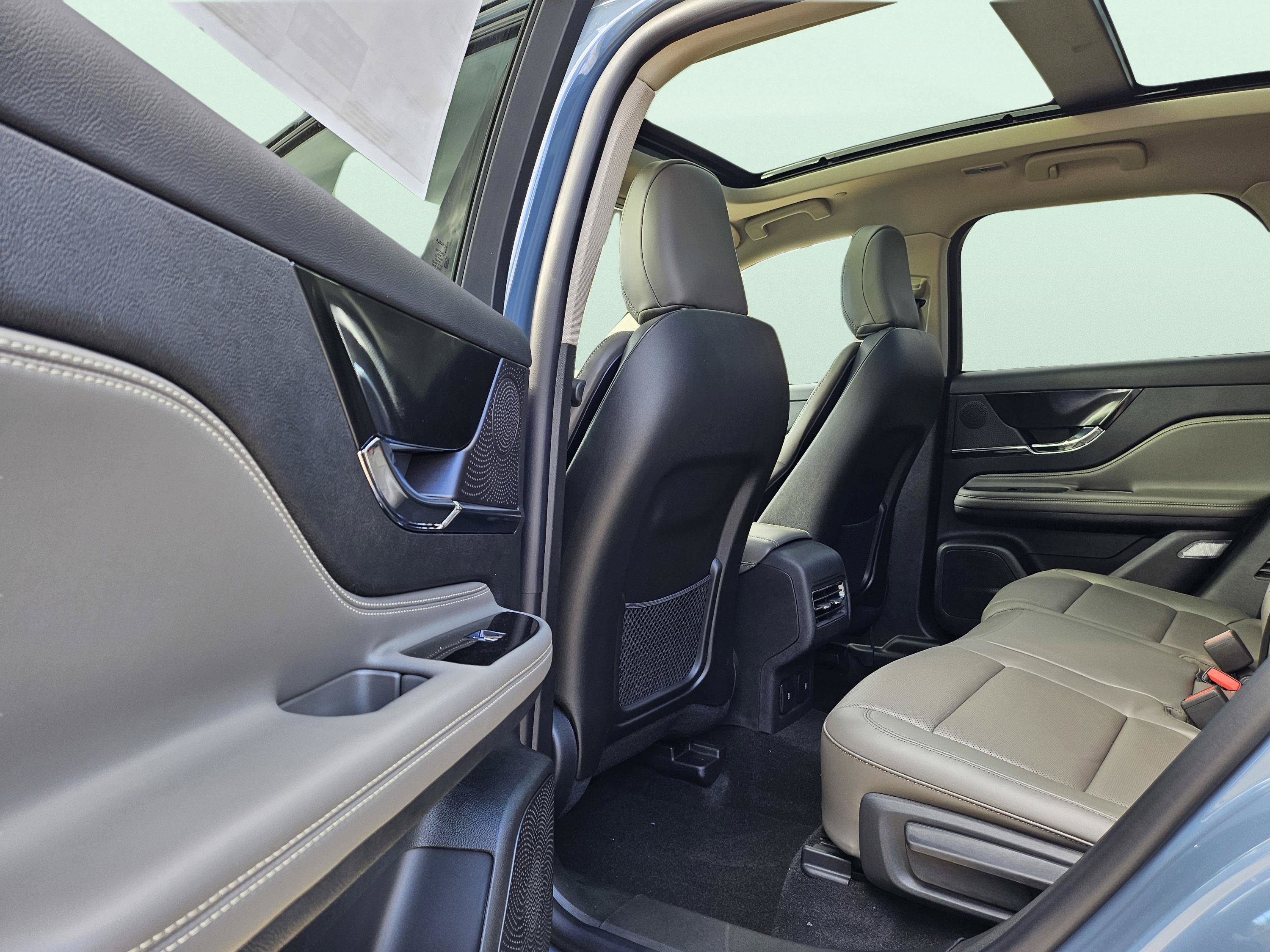 New 2026 Lincoln Corsair Reserve w/ Jet Appearance Package AWD/4WD image 23