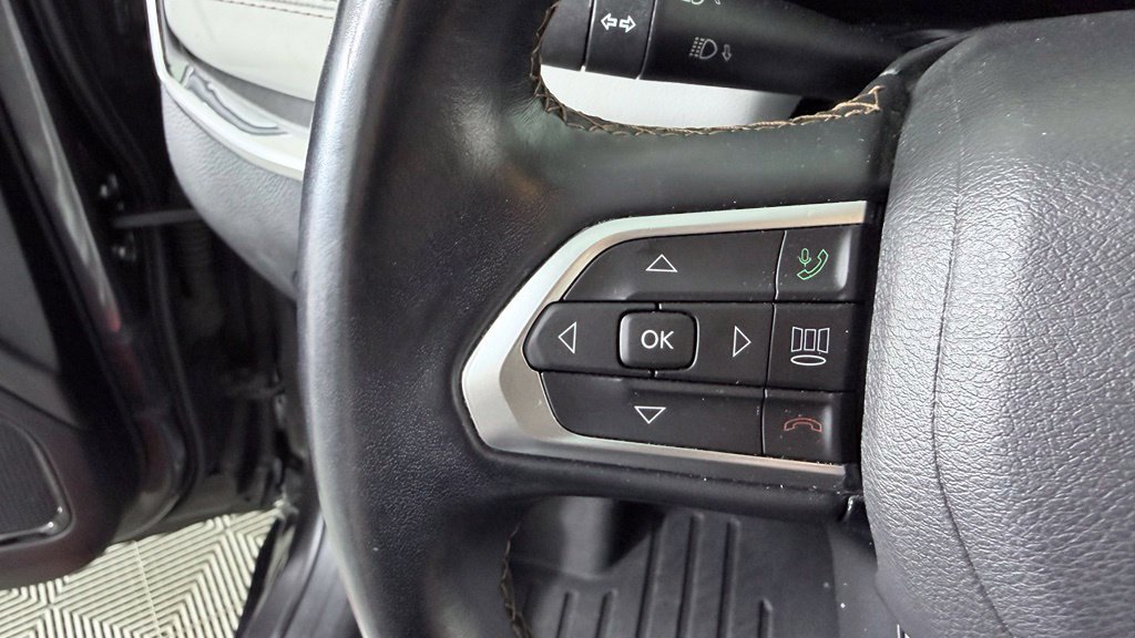 Used 2022 Jeep Compass Limited w/ Elite Group AWD/4WD image 19