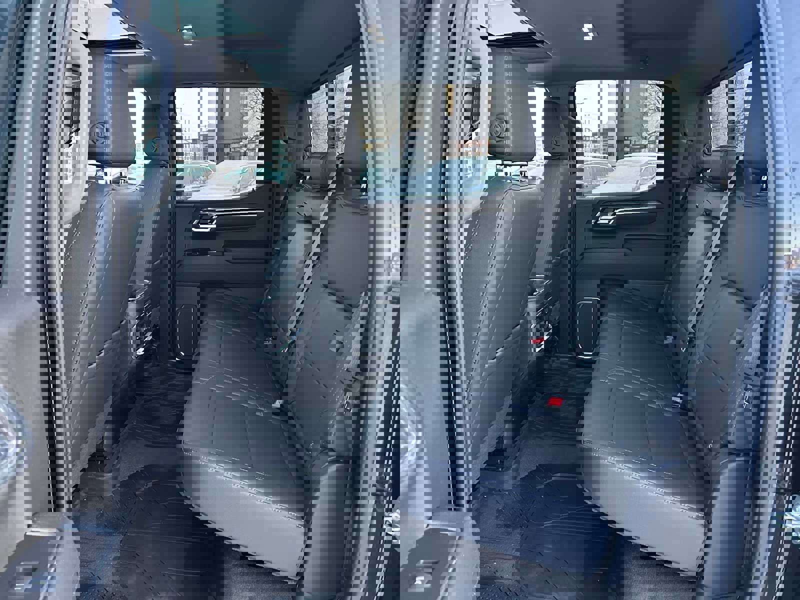 Used 2025 Chevrolet Silverado 1500 LTZ w/ LTZ Premium Package image 16