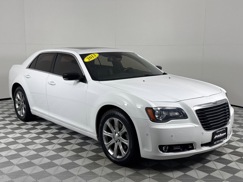Used 2013 Chrysler 300 S image 3
