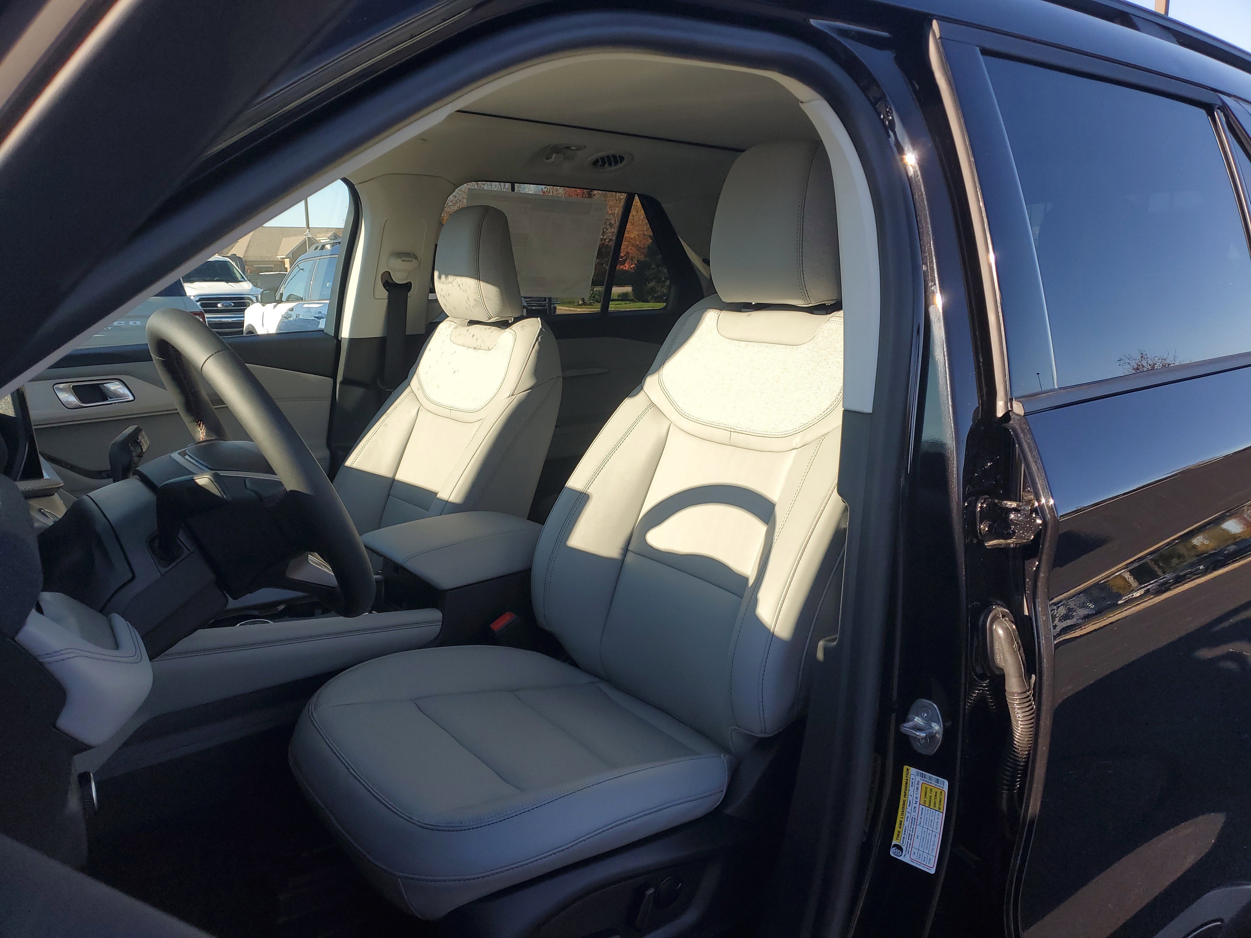 New 2026 Ford Explorer Active image 18