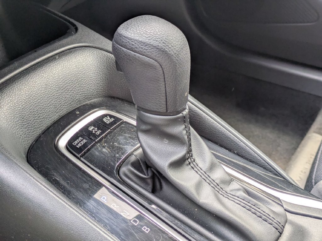 Used 2025 Toyota Corolla LE FWD image 17