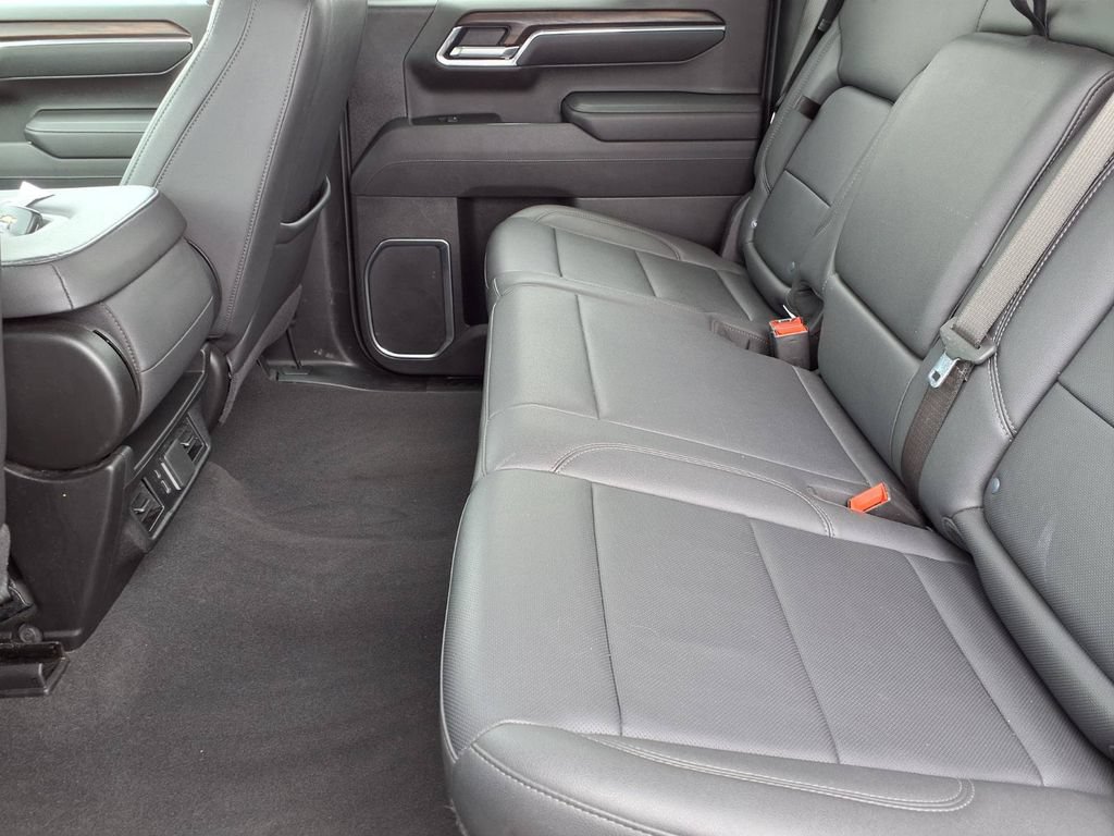 Used 2025 GMC Sierra 1500 SLT RWD image 11